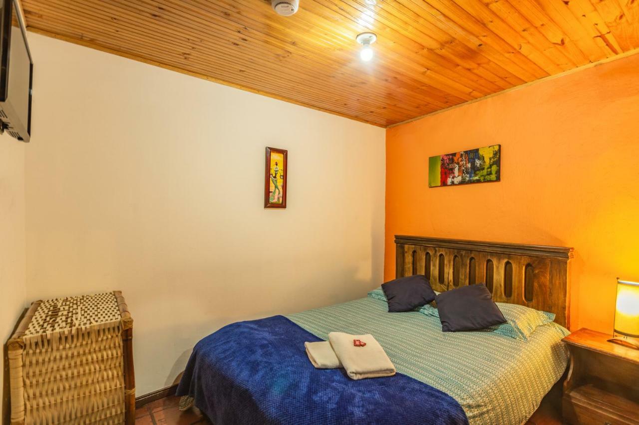 Hostal Sue Candelaria Bogotá Extérieur photo
